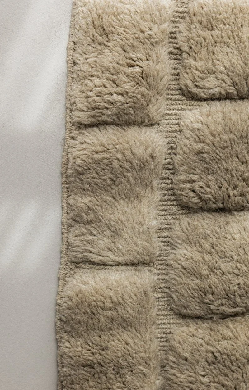 detail view — Jirra natural wool rug, Maison Tóukkani