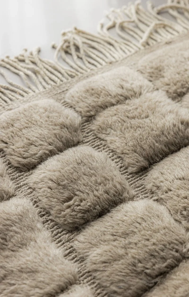 detail view — Jirra natural wool rug, Maison Tóukkani
