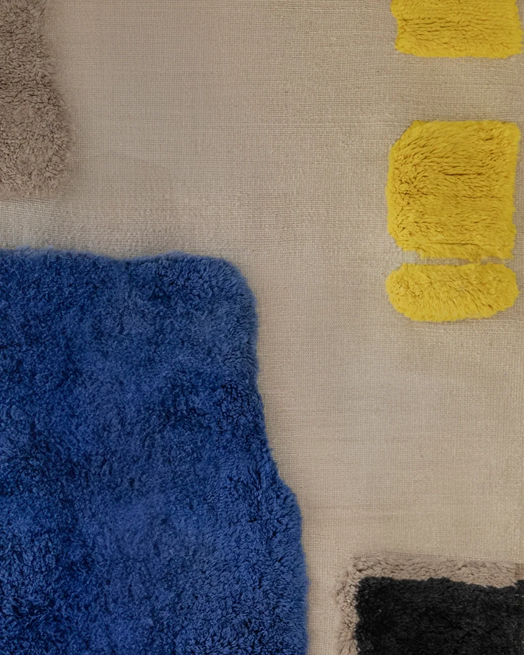 Abstrakte Wandarbeit aus blauer und gelber Wolle, geometrisches Design