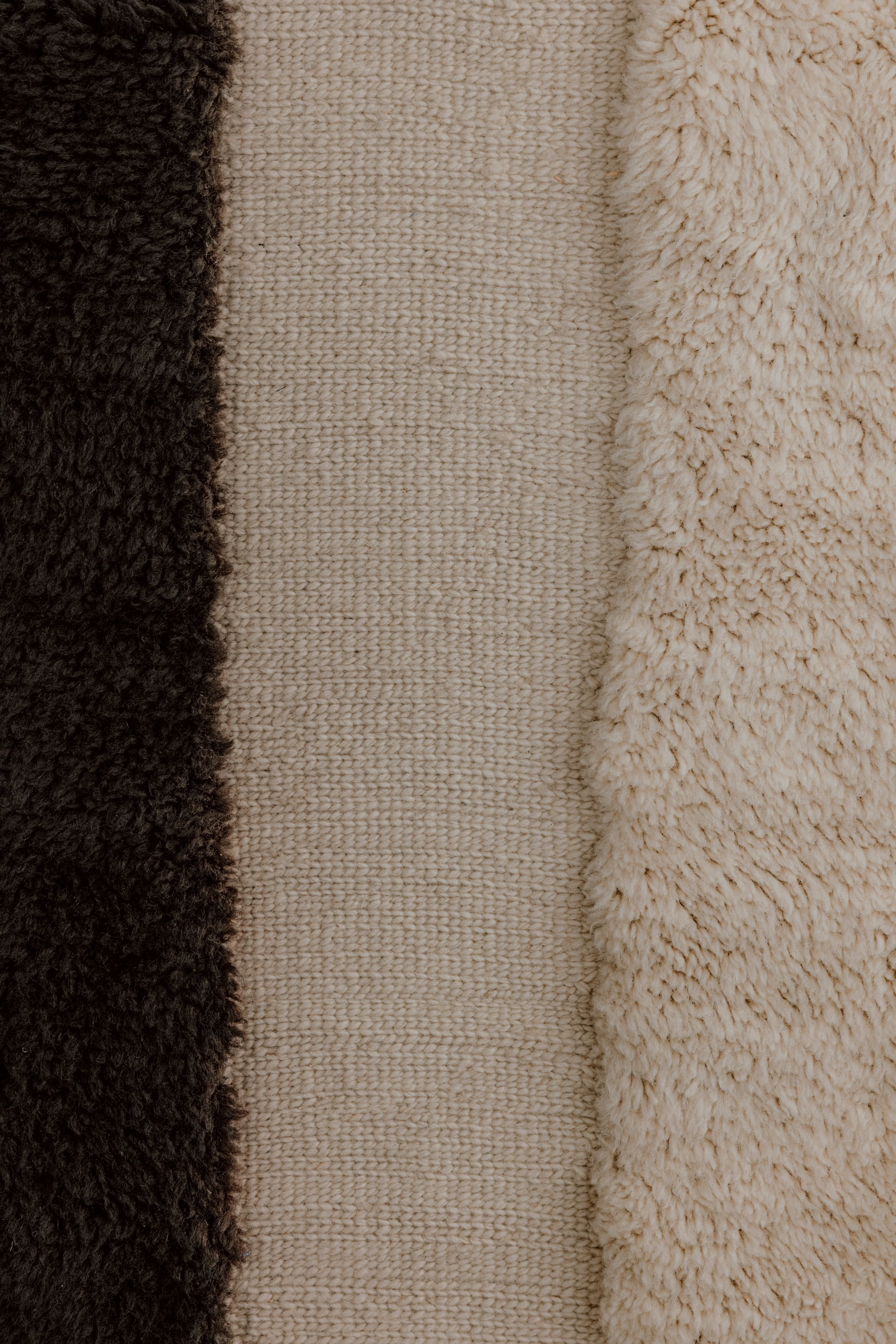 Detailansicht — O.G Black · Adra, ein textiles Akustikpaneel, Maison Tóukkani