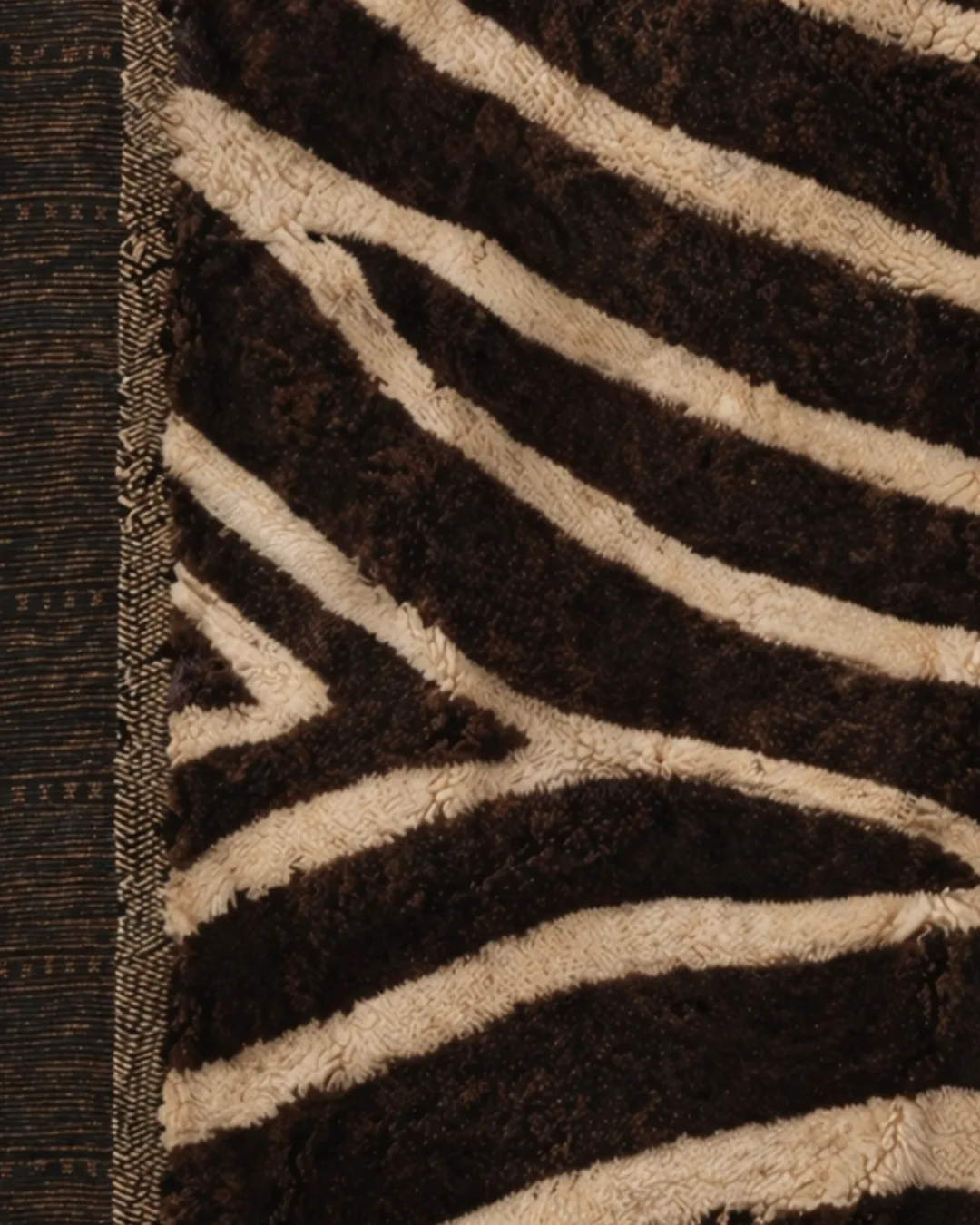Material detail — le zebre | Maison Tóukkani
